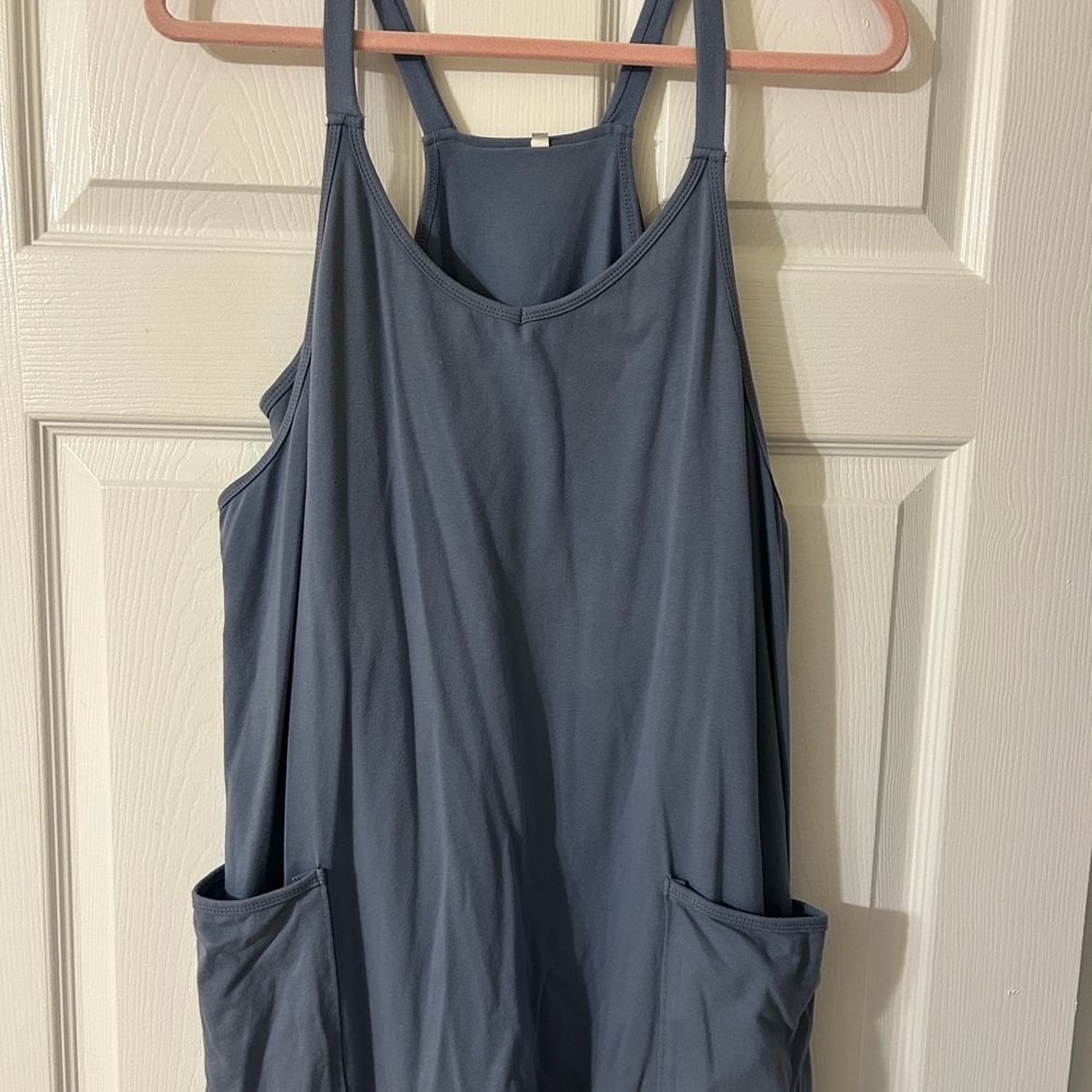 Stylish Blue Sleeveless Dress with Pockets